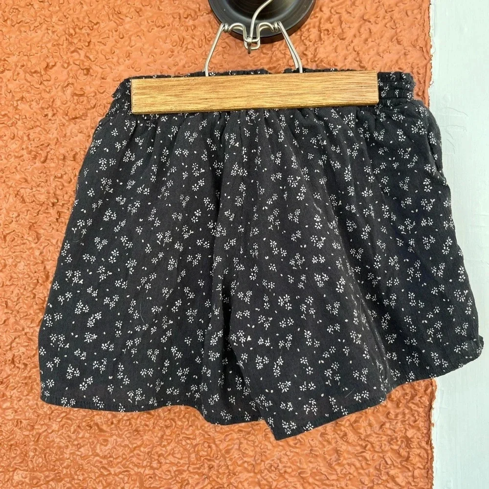 GAP Kids Girls Size Large Black Smocked Shorts Black Floral Print